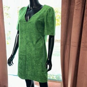Chic Green V-Neck Mini Dress